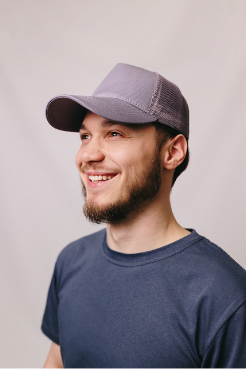 Мужская Светло-серая кепка с сеточкой на лето