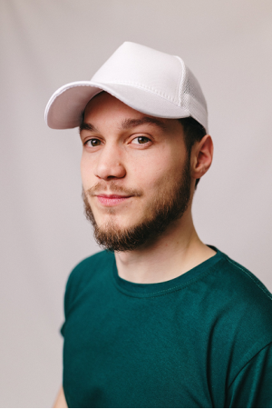 Мужская Белая кепка с сеточкой на лето