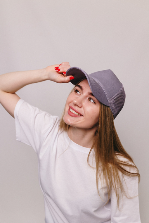 Женская Темно-бежевая кепка с сеточкой на лето