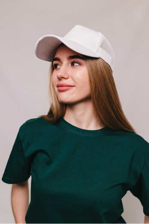 Женская Белая кепка c сеточкой на лето