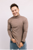 Мужской гольф Бежевый Мокко с горловиной со стойкой и отворотом базовый
