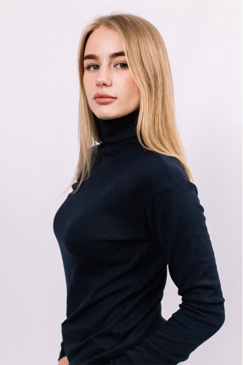 Женский Темно-синий гольф с горловиной со стойкой и отворотом базовый классический