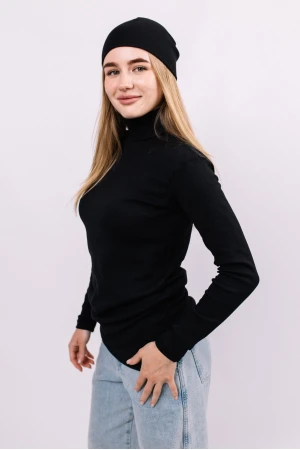 Женская теплая шапка Черная зимняя трикотажная прямая короткая