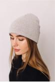 Женская Молочная теплая шапка зимняя трикотажная с отворотом