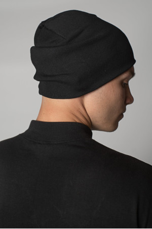 Мужская Черная шапка зимняя трикотажная прямая короткая