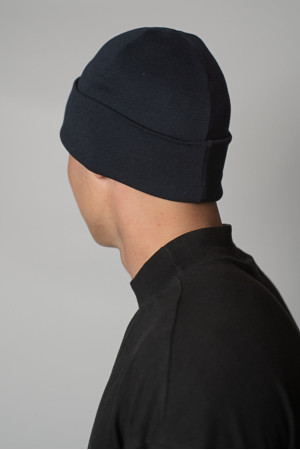 Мужская Темно-синяя теплая шапка зимняя трикотажная с отворотом