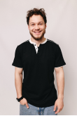 Мужская Черная футболка на пуговицах