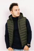 Мужская оливковая жилетка с капюшоном