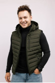 Мужская оливковая жилетка с капюшоном