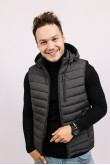 Мужская темно-серая жилетка на молнии